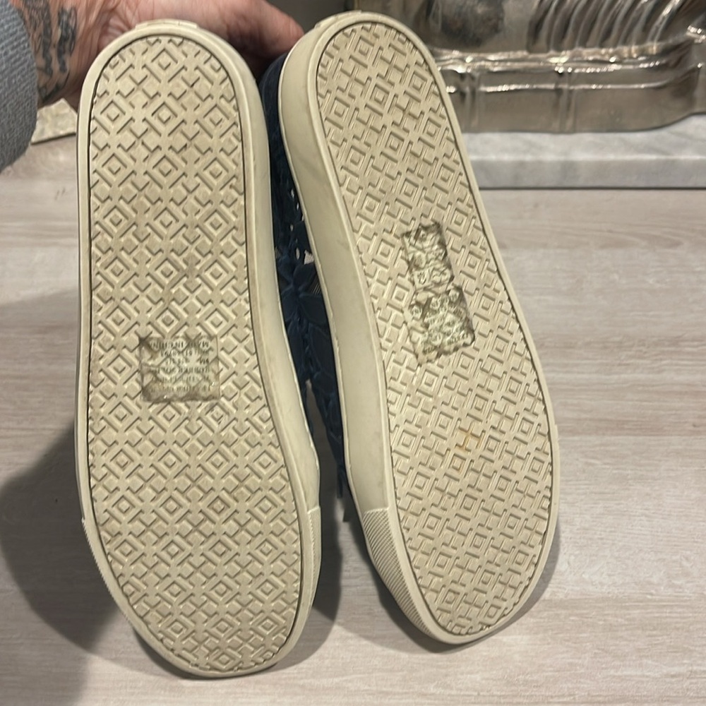 Tory Burch laser cut sneakers - Picture 6 of 7